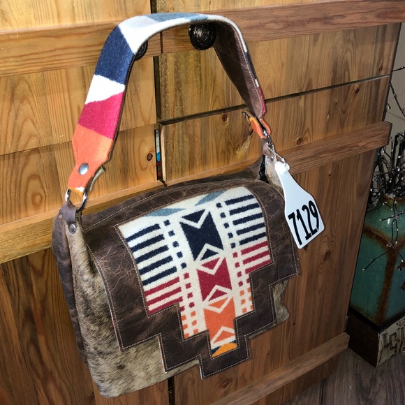 Pendleton Handbags - 🆕 Pendleton & Cowhide Purse by Holy Cow Couture